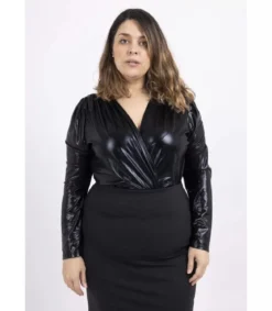 AmyClo musta wetlook v-body (plus size)