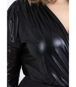 AmyClo musta wetlook v-body (plus size)