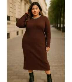 AmyClo ruskea neulemekko strassikauluksella (plus size)