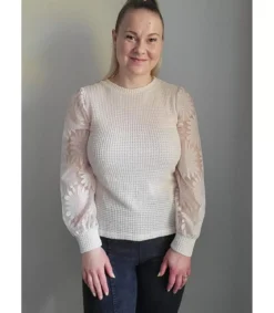 Beige vohvelipaita auringonkukallisilla mesh-pussihihoilla