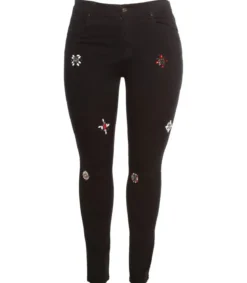 Curvy Girls Size mustat koristellut farkut