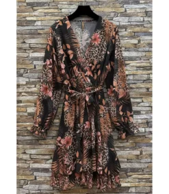 Elle Style Aria musta leo- ja kukkakuvioinen v-mekko vyöllä