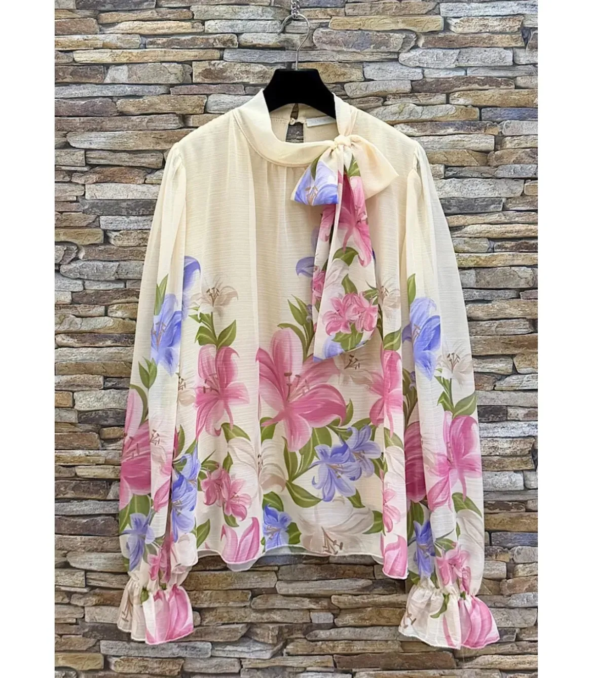 Elle Style Sylvia beige kukkakuvioinen pusero