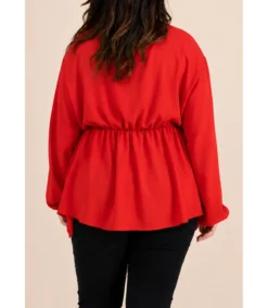 Kazaka punainen pitkähihainen wrap-look v-paita (plus size)