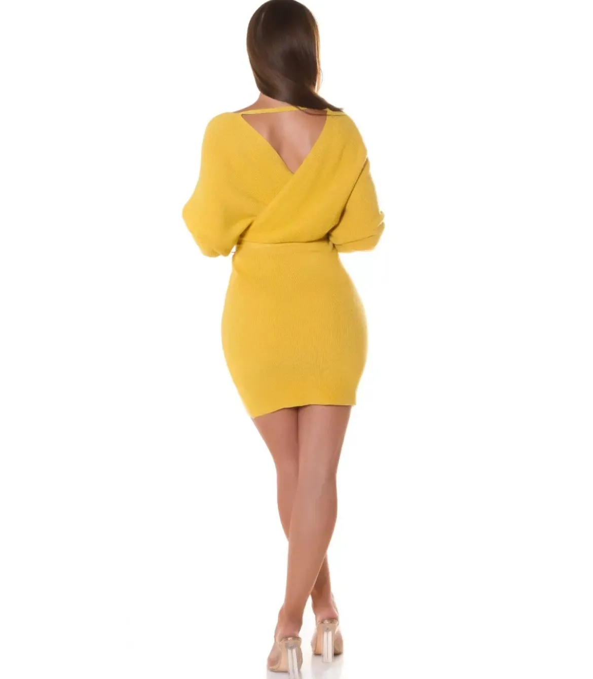 Keltainen wrap-look v-neulemekko lepakkohihoilla ja vyöllä