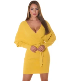Keltainen wrap-look v-neulemekko lepakkohihoilla ja vyöllä