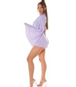 Koucla lila shortsihame v-playsuit avohihoilla ja vyöllä
