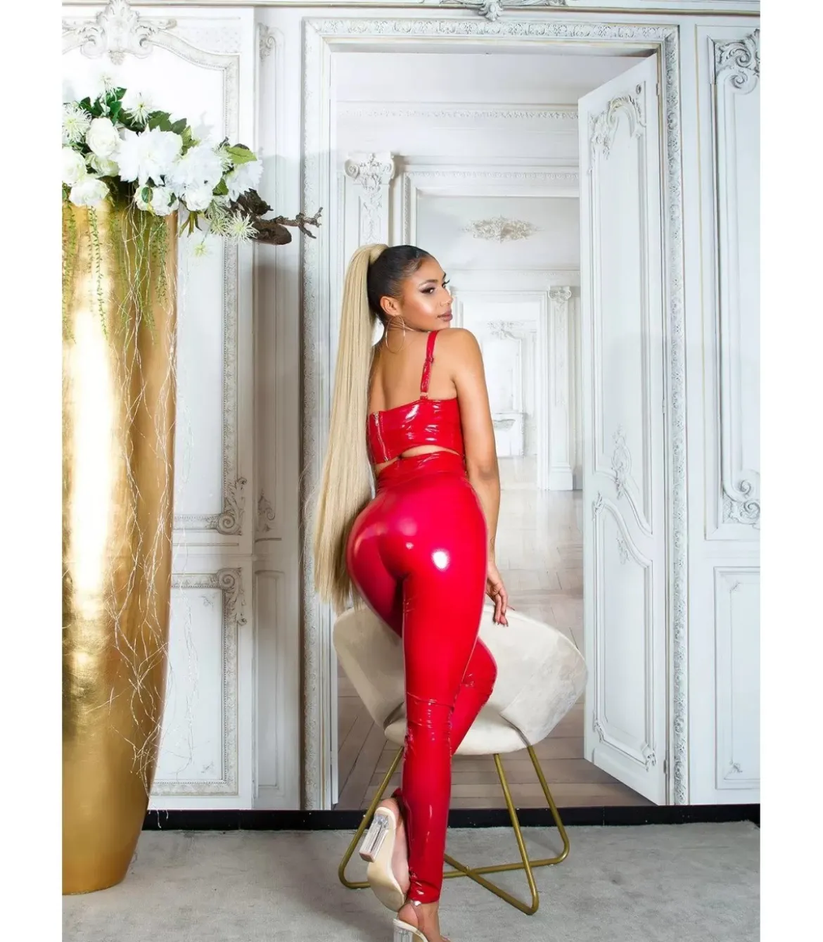 Koucla punaiset korkeavyötäröiset latex look housut