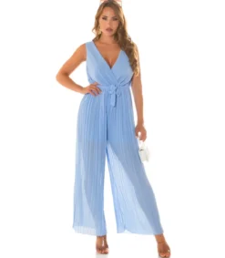Koucla vaaleansininen vekkilahkeinen v-jumpsuit vyöllä