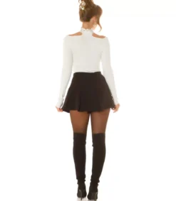 Koucla valkoinen off-shoulder pitsichoker neule