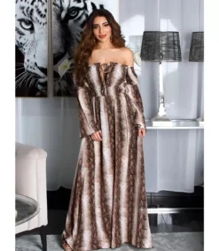 Käärmekuvioinen pitkähihainen off-shoulder mesh-maksimekko