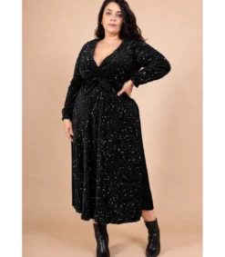 Lilie musta pitkä v-samettimekko paljeteilla ja vyöllä (plus size)