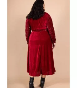 Lilie viininpunainen pitkä v-samettimekko paljeteilla ja vyöllä (plus size)