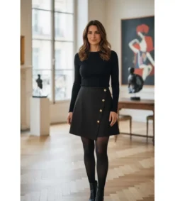 Mily musta shortsihame napeilla (plus size)