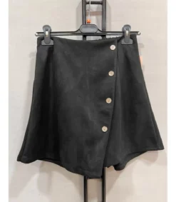 Mily musta shortsihame napeilla (plus size)