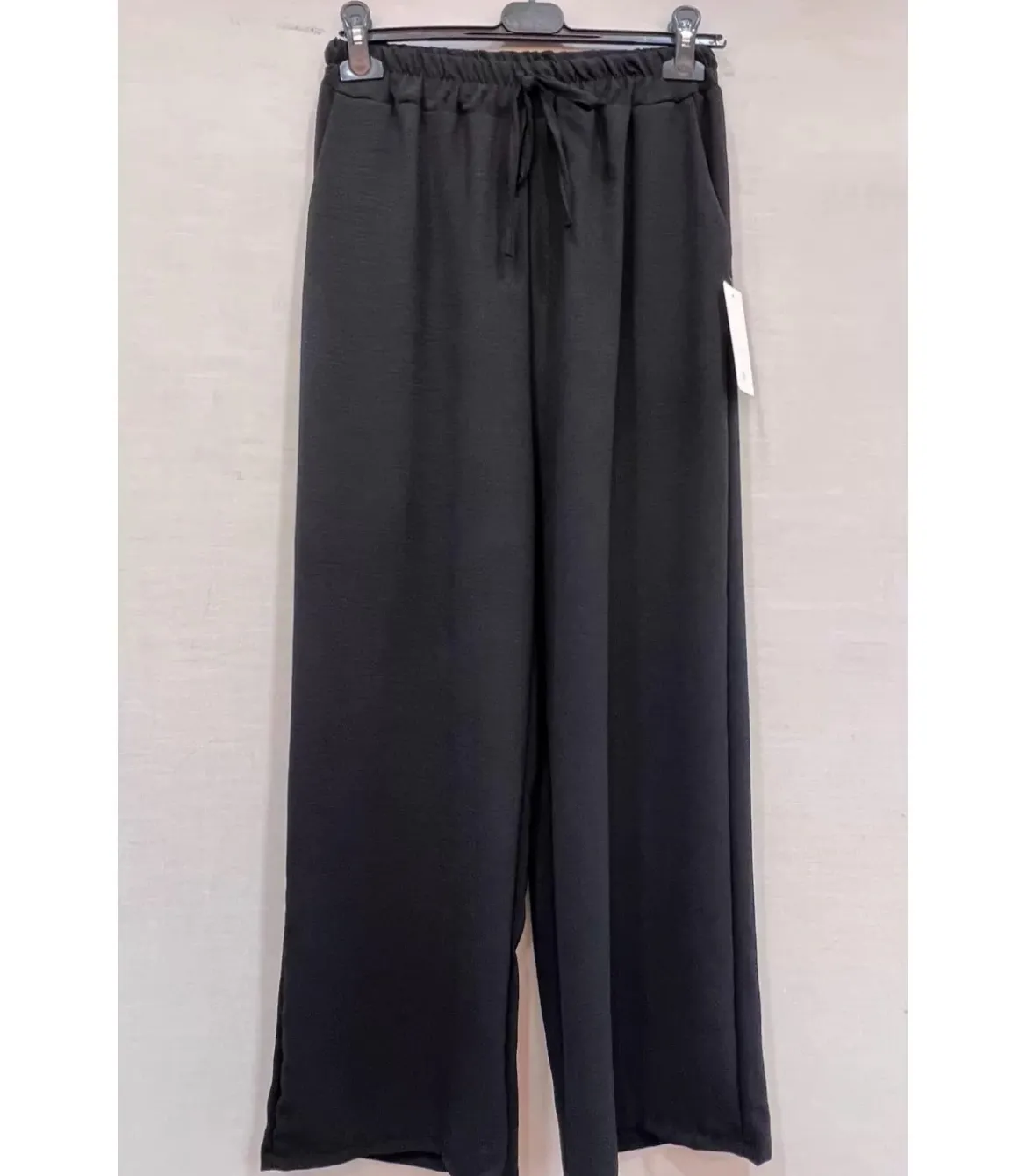 Mily mustat kesähousut (plus size)