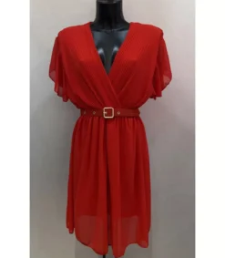 Mily punainen lyhythihainen v-mekko vyöllä (plus size)