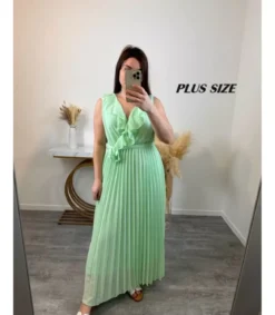 Mily vaaleanvihreä pitkä vekkimekko röyhelöllä (plus size)