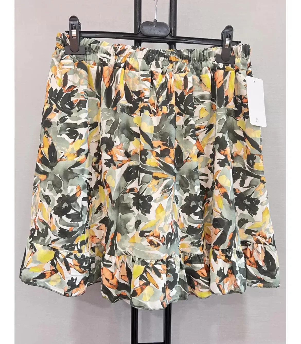 Mily vihreä kukkakuvioinen shortsihame (plus size)