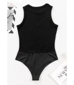 Musta hihaton body mesh pääntiellä