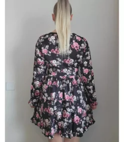 Musta kukkakuvioinen pitkähihainen wrap-look v-mekko