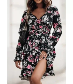 Musta kukkakuvioinen pitkähihainen wrap-look v-mekko