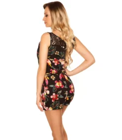 Musta kukkakuvioinen vetoketjukoristeinen playsuit