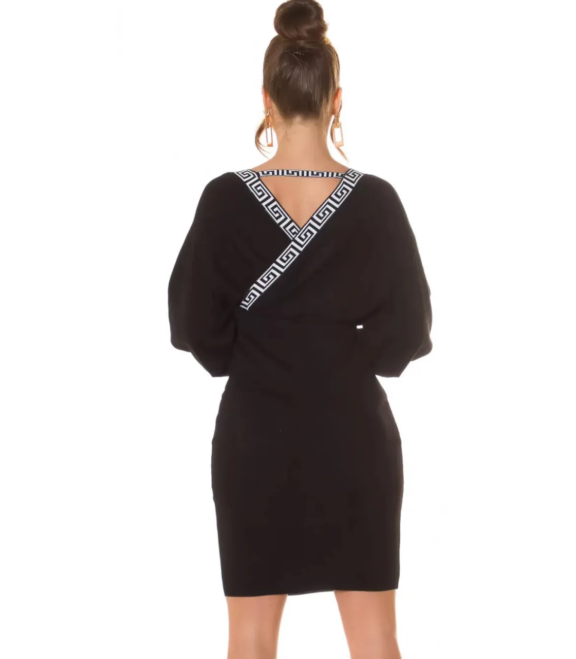 Musta lepakkohihainen wrap-look v-neulemekko kuvioilla