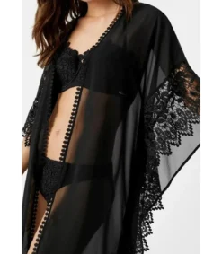 Musta mesh kimono koristekirjailuilla