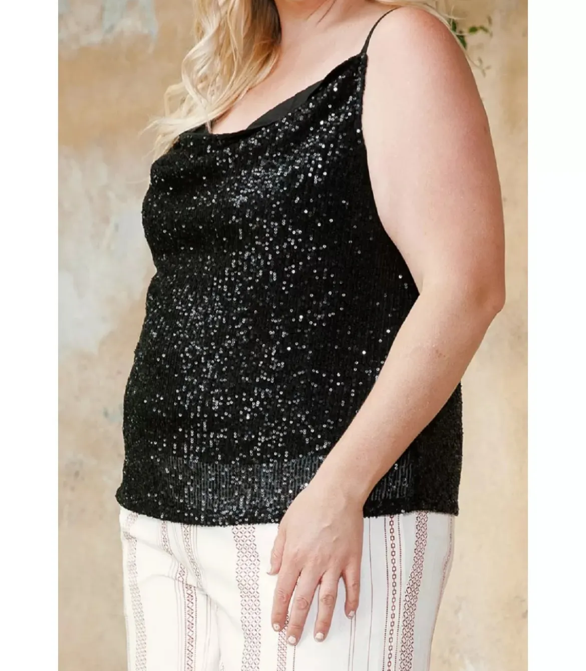 Musta paljettikoristeinen toppi (plus size)