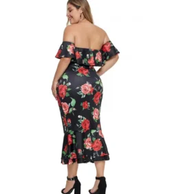 Musta ruusukuvioinen off-shoulder midimekko (plus size)