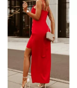 Punainen wrap-look v-mekko halkiolla