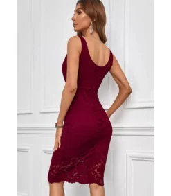 Punainen wrap-look v-pitsimekko