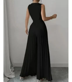 Rosy Days musta jumpsuit vekkilahkeilla ja napeilla
