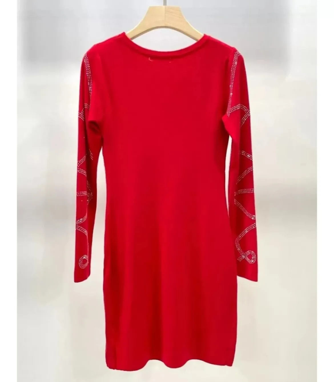 Rosy Days punainen neulemekko strasseilla