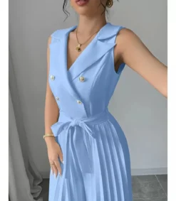 Rosy Days vaaleansininen jumpsuit vekkilahkeilla ja napeilla