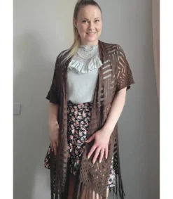 Ruskea virkattu kimono hapsuilla