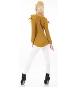 Sinapinkeltainen villapaita nyöreillä