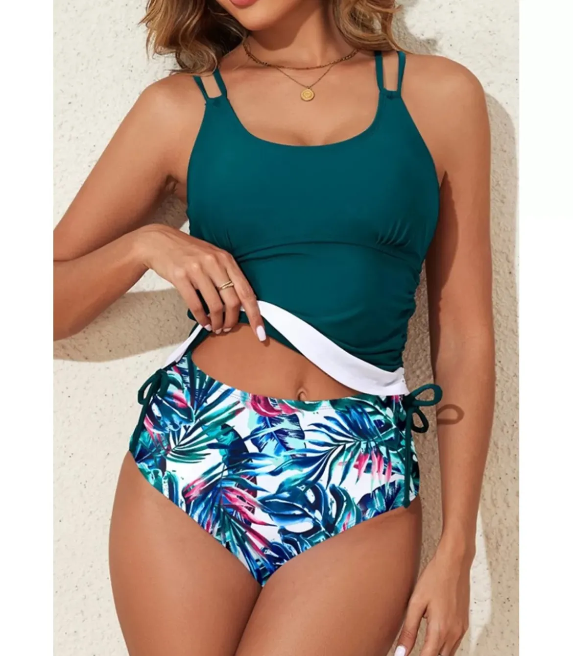 Tummanvihreä tankini + lehtikuvioiset korkeavyötäröiset bikinihousut