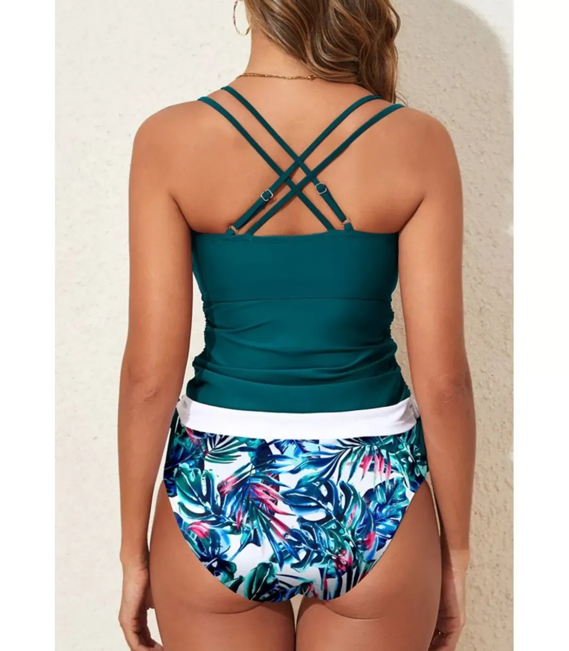 Tummanvihreä tankini + lehtikuvioiset korkeavyötäröiset bikinihousut