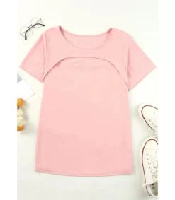 Vaaleanpunainen lyhythihainen t-paita kurkistusaukolla (plus size)