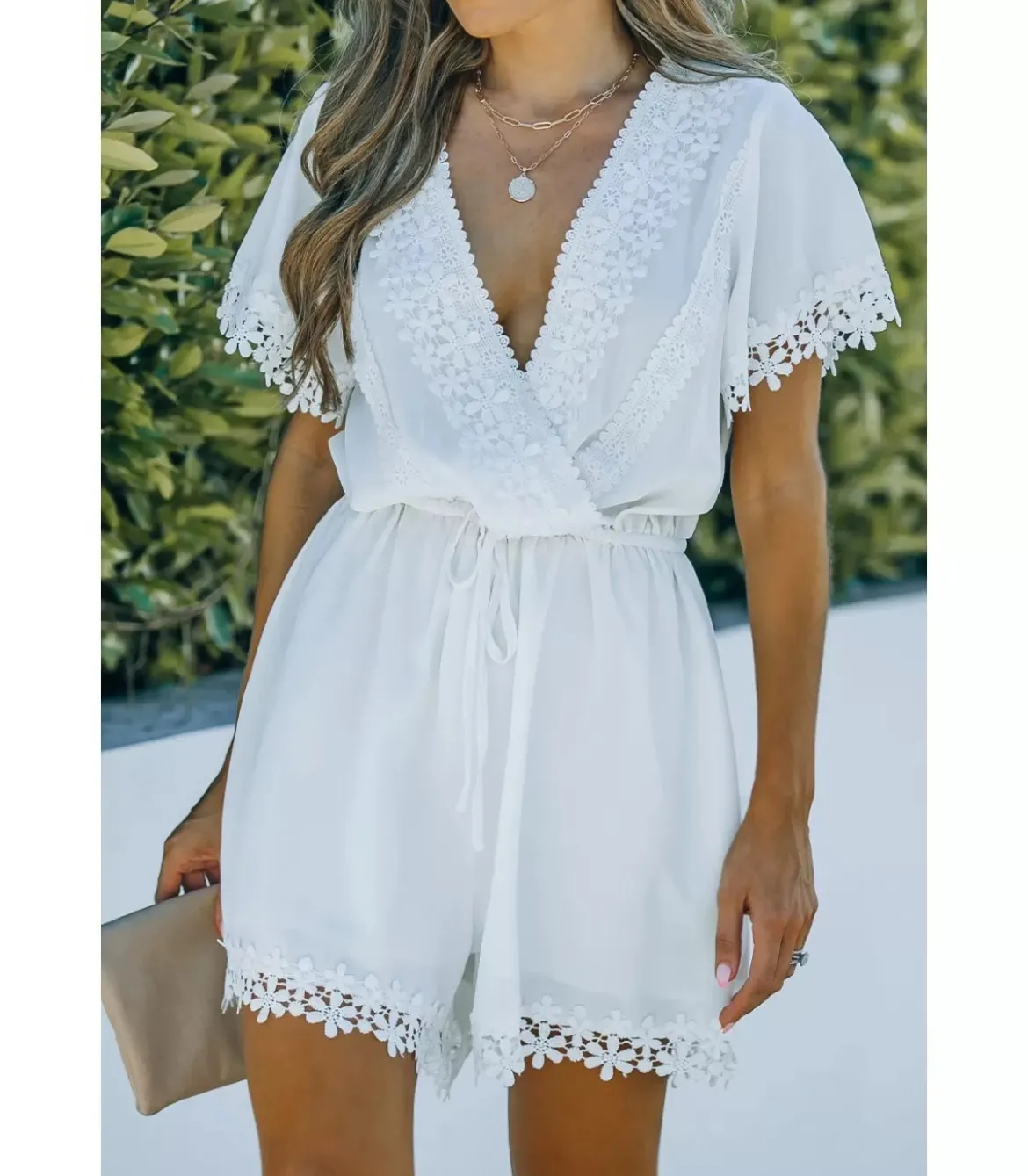 Valkoinen kukkapitsikirjailtu v-playsuit