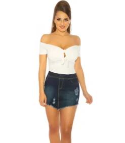 Valkoinen off-shoulder lyhythihainen ribbilatinapaita