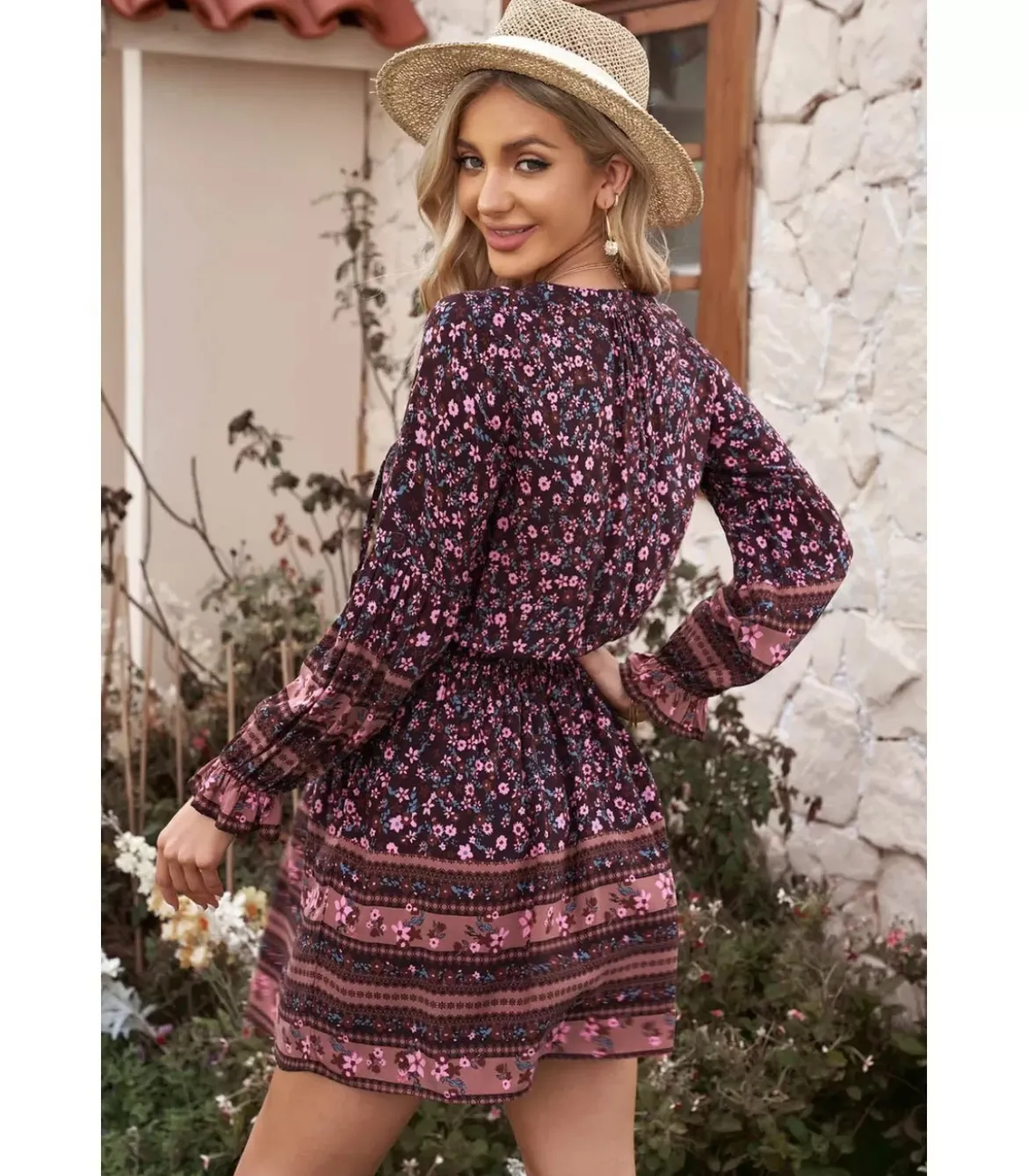 Violetti kukkakuvioinen boho mekko